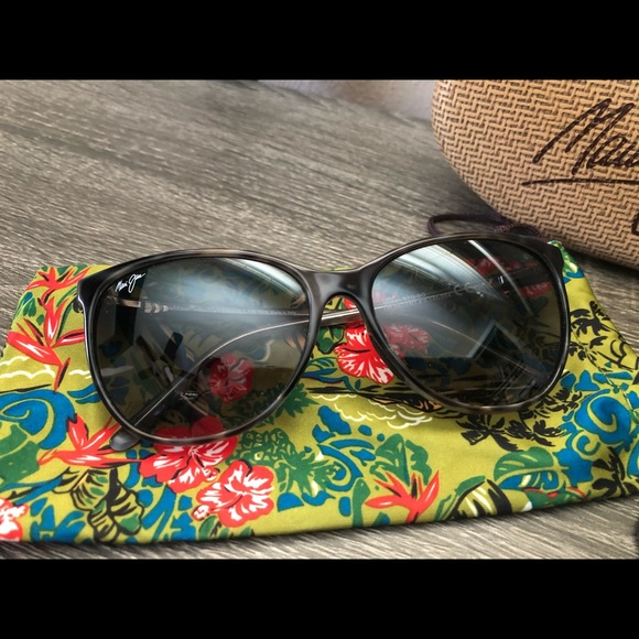 Maui Jim Women’s Sunglasses - Picture 2 of 7